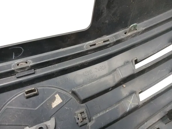 Grelha Dianteira Nissan OEM 62310-ZW80A para Tiida 2004-2012 image 4