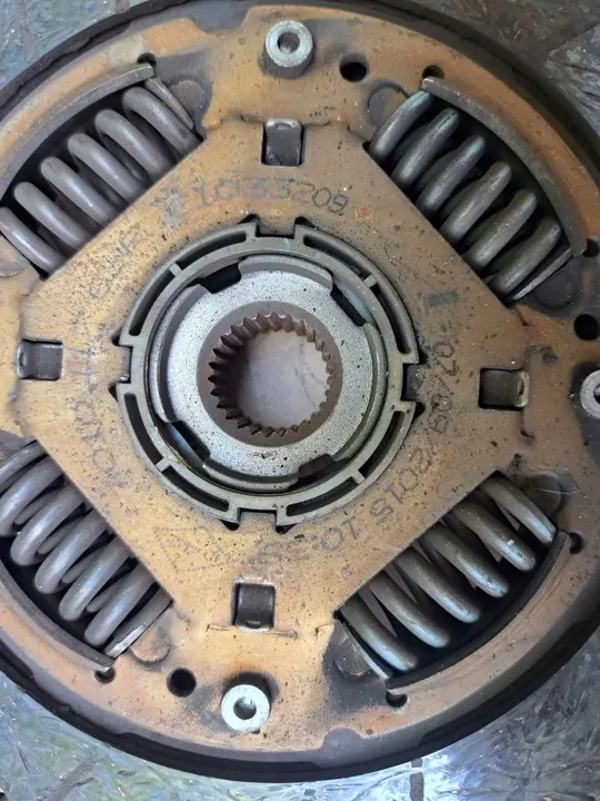 Embreagem completa DACIA DOKKER DUSTER LODGY 1.6 302107380R image 3