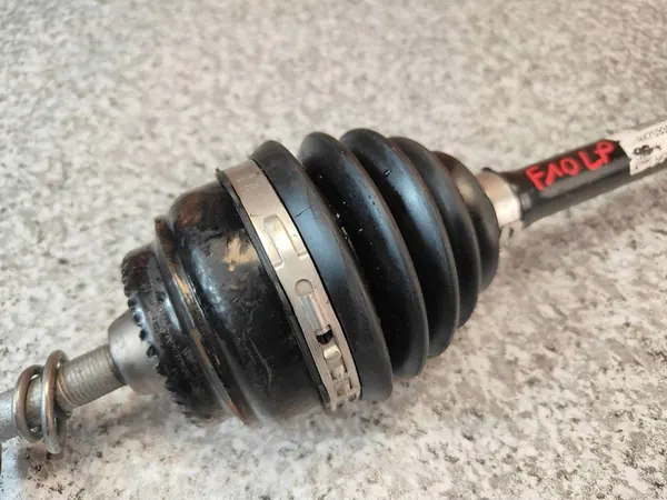 BMW F10 F11 Vänster Framdrevaxel XDrive 7593043 image 3