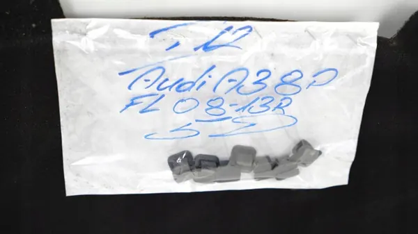 OEM 365577693 Isolation de capot Audi A3 8P 08-13 image 3