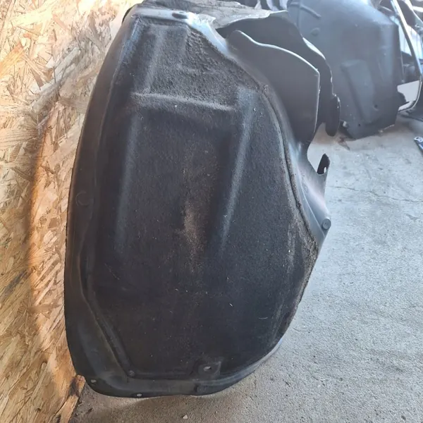 Tesla S Etu vasen lokasuoja OEM 1063695-00-D Käytetty image 3