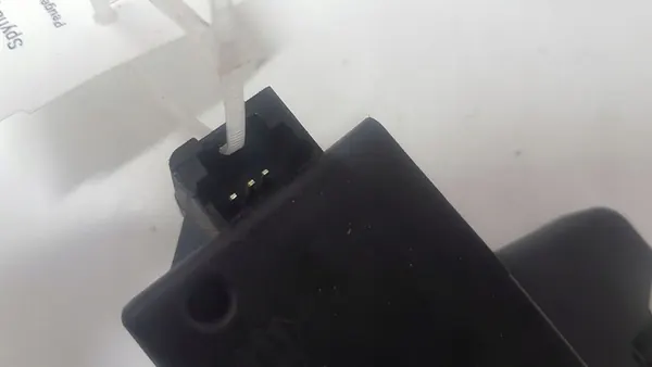 Bagagelås PEUGEOT 407 COUPE 2.7L diesel image 4