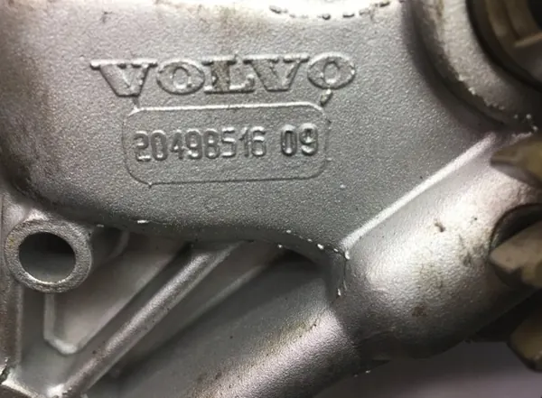 20824908 Bomba de óleo motor Volvo - Usada image 4