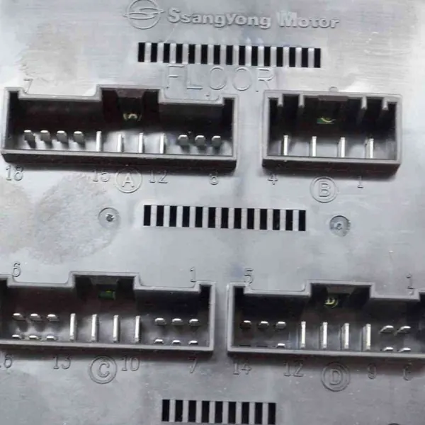 Módulo de caixa de fusíveis SsangYong Kyron 2005 AK3659 image 3