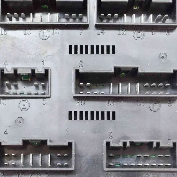 Módulo de caixa de fusíveis SsangYong Kyron 2005 AK3659 image 4