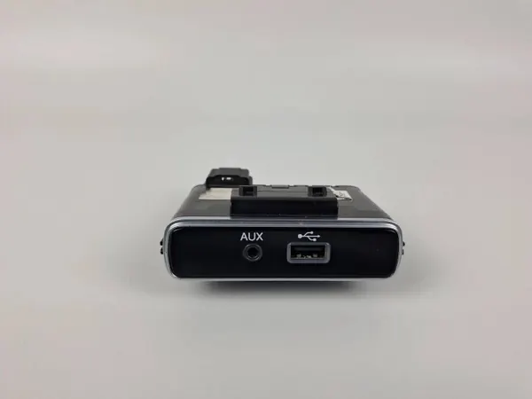 Tomada USB OEM 07356707570 para Fiat 500L image 6