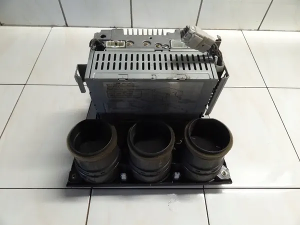 Mazda 6 GG 2004 Radio Frame OEM OKL15052 Gebruikt image 3
