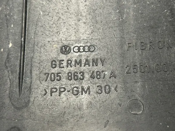 VW T4 Caravelle Takaluukun Peite 705863487A image 3