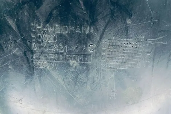 Höger fram hjulhus AUDI A3 SPORTBACK 8P0821172C image 2