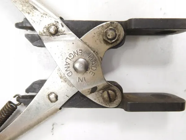 Alicates Jaguar Land Rover OEM 18 G 1594 - Usado image 4