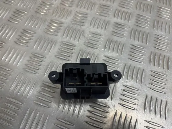 Lämmityspuhaltimen rele OEM DU228001 Land Rover image 4