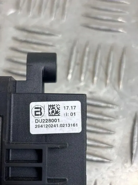 Lämmityspuhaltimen rele OEM DU228001 Land Rover image 6