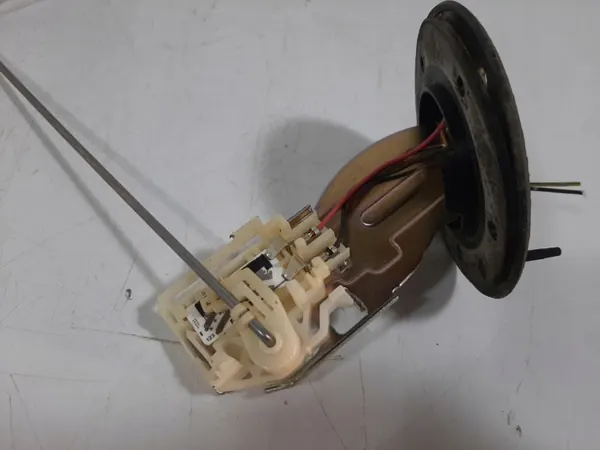 Suzuki Bränslenivåsensor OEM 071741-0410 Begagnad image 4