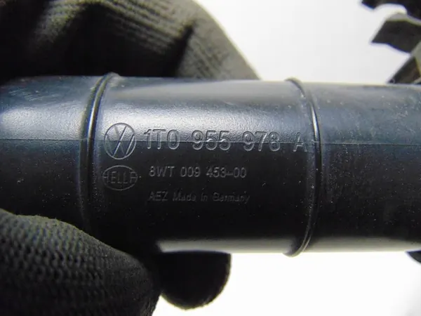 Volkswagen Koplampreiniger Rechts 1T0955978A image 7