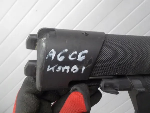 AUDI A6 C6 ROLETA BAGAŻNIKA OEM - Gebruikte bagageruimteafdekking image 3