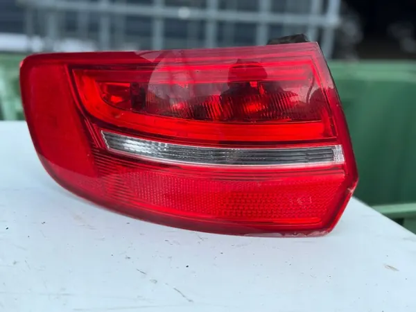 AUDI A3 8P LIFT Lámpara Trasera Izquierda 8P4945095E image 2