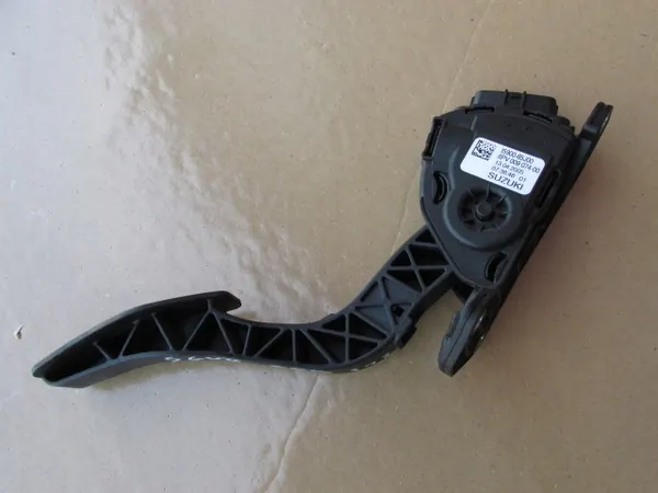 Potenciómetro gas Suzuki OEM 1590065J00 - Usado image 3