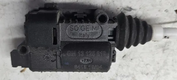 Opel Astra Bränsletankslåsaktuator OE 13125619 image 3
