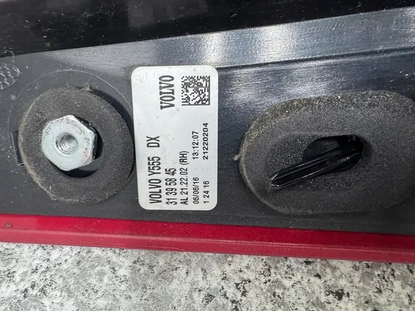 Luz Trasera Derecha V40 II 2012-2018 OEM 31395845 image 10