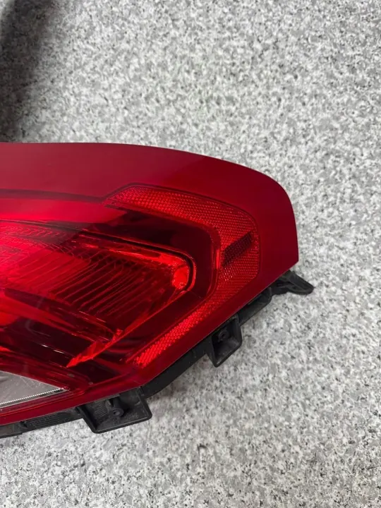 Luz Trasera Derecha V40 II 2012-2018 OEM 31395845 image 3