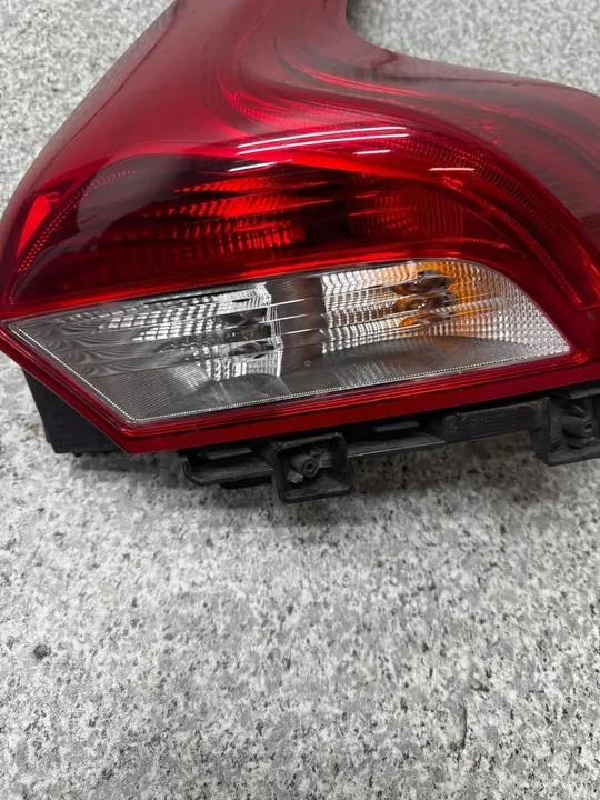 Luz Trasera Derecha V40 II 2012-2018 OEM 31395845 image 4