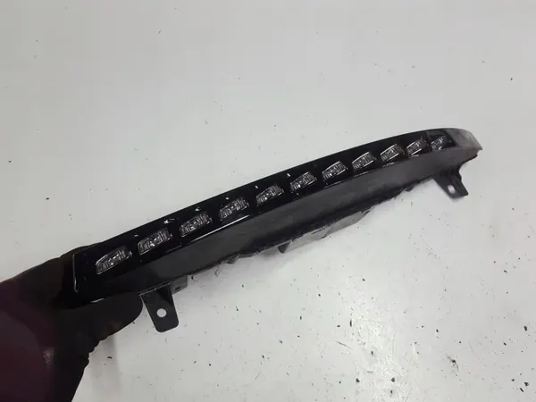Audi Q7 4L Etu Vasen LED Vilkku OEM 4L0953041D image 2