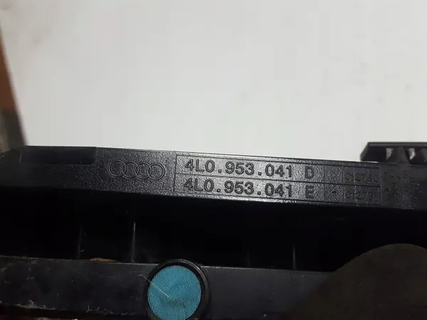Audi Q7 4L Etu Vasen LED Vilkku OEM 4L0953041D image 4