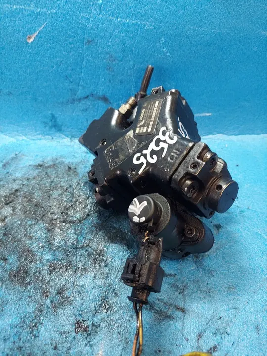 Bosch Brandstofpomp 0445010157 image 3