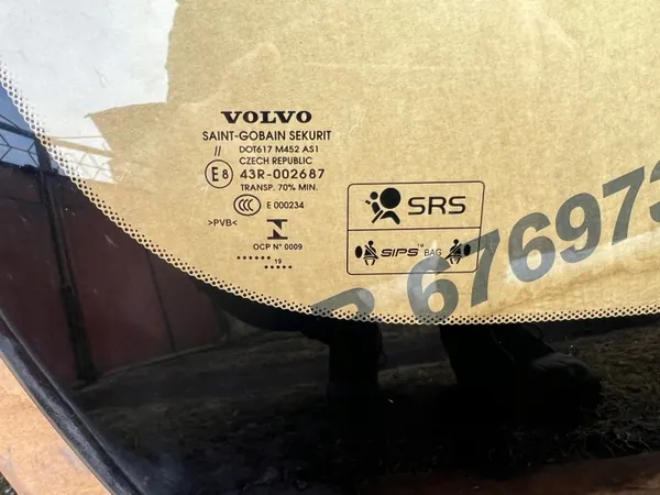 Pare-brise avant Volvo OE 32244867 d'occasion image 4