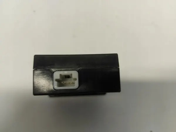 Enchufe USB Nissan Qashqai J12 OEM 253317HA0A image 3