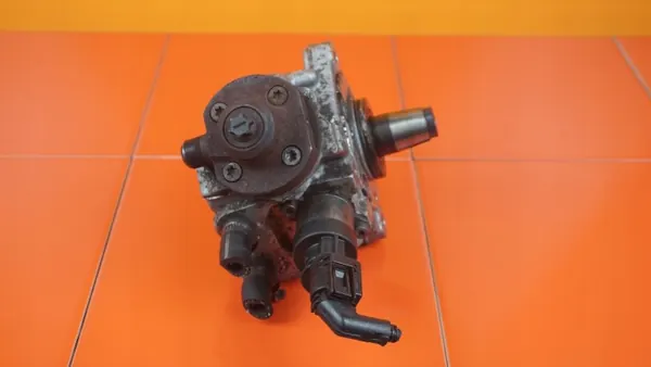BMW N47D20B insprutningspump OEM 0445010509 7801000 image 3