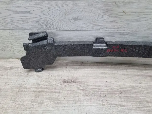 Audi Q2 2025 Etupuskuri OEM 81A807550D image 5