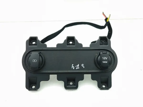 Tomada USB Hyundai OEM 84639-K4510 - Usado image 2