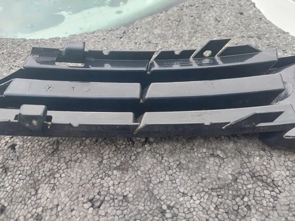 Rejilla de parachoques derecha Audi A3 8P OEM 8P4807682A BBM image 3