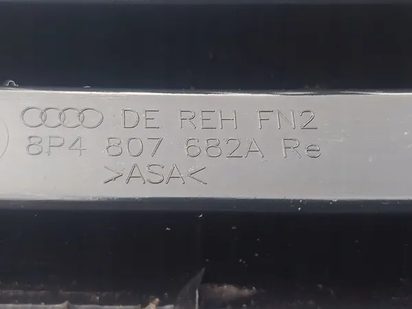 Rejilla de parachoques derecha Audi A3 8P OEM 8P4807682A BBM image 5