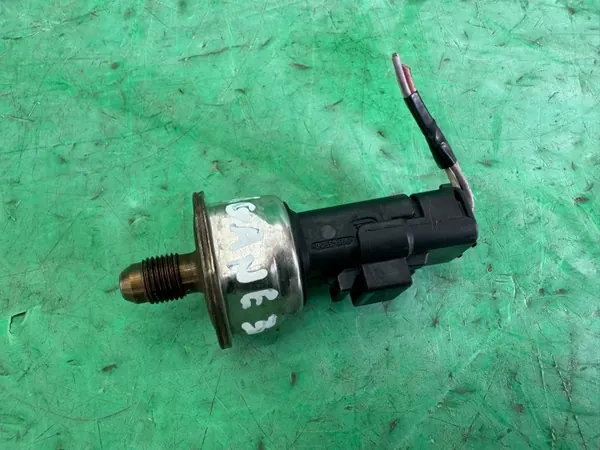 Régulateur Pression Carburant OEM 166392853R Renault image 2