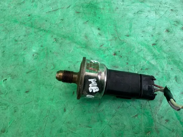 Régulateur Pression Carburant OEM 166392853R Renault image 3