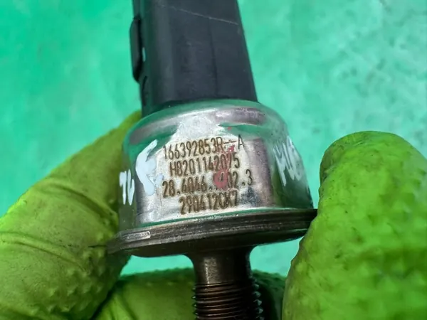 Régulateur Pression Carburant OEM 166392853R Renault image 5