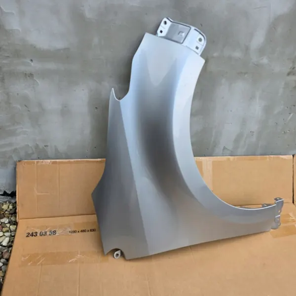 Toyota Yaris IV oikea etulokasuoja OEM 53811-K0070 image 5