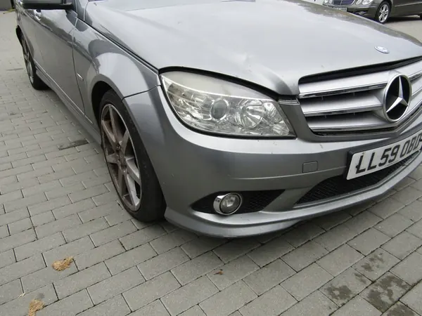 MERCEDES W204 2009 Parti Anteriori AMG image 2