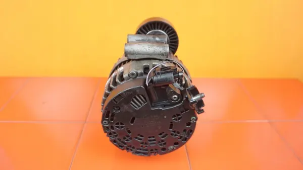 BMW E90 325i E60 X3 Z4 2.5 B Vaihtovirtageneraattori image 2