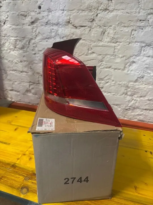VW PASSAT B7 berlina lámpara LED trasera derecha 3AE945208B image 3
