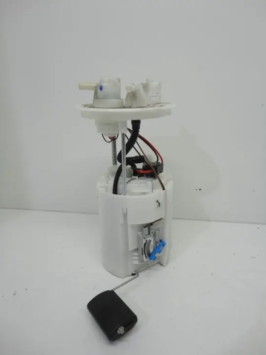 Kia OE 31110-G6100 brandstofpomp - Gebruikte staat image 2