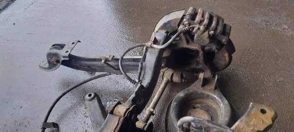 Viga suspensão traseira completa OEM Opel Antara I image 3