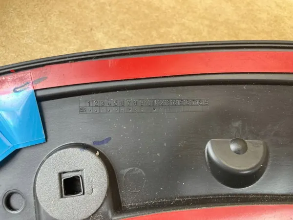 OEM 8K9853818A Oikea takalokasuoja Audi A4 B8 image 7