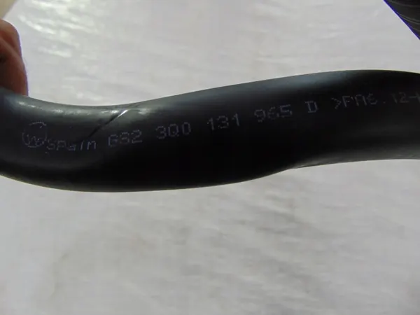 Conduite AdBlue 3Q0131965D pour Passat B8 image 3