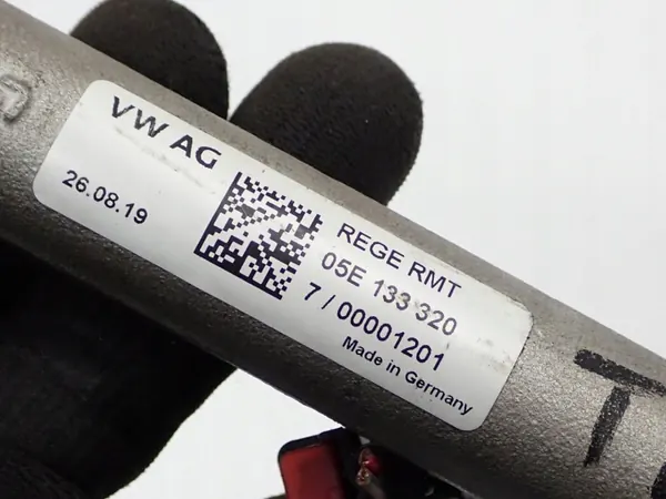 Rampe d'injection OEM 05E906036C pour VW Tiguan II image 4