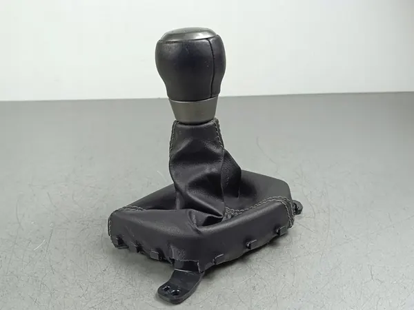 2024 Toyota GR 86 Gear Shift Knob FOB54796 image 2