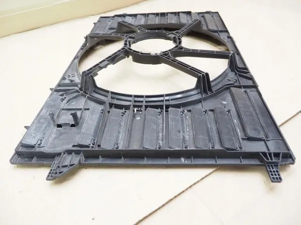 Carter Ventilateur Audi OEM 8W0121207 - État Utilisé image 7