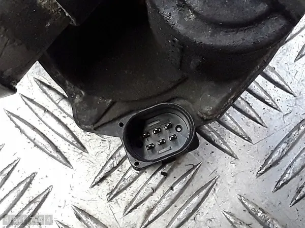 Corps de papillon VW Passat 2007 2000 TFSI 06F133062G image 3